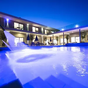 4* Aparthotel Seventeen